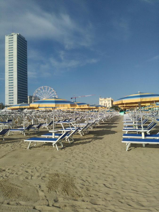 Hotel Marcus Cesenatico Exteriör bild