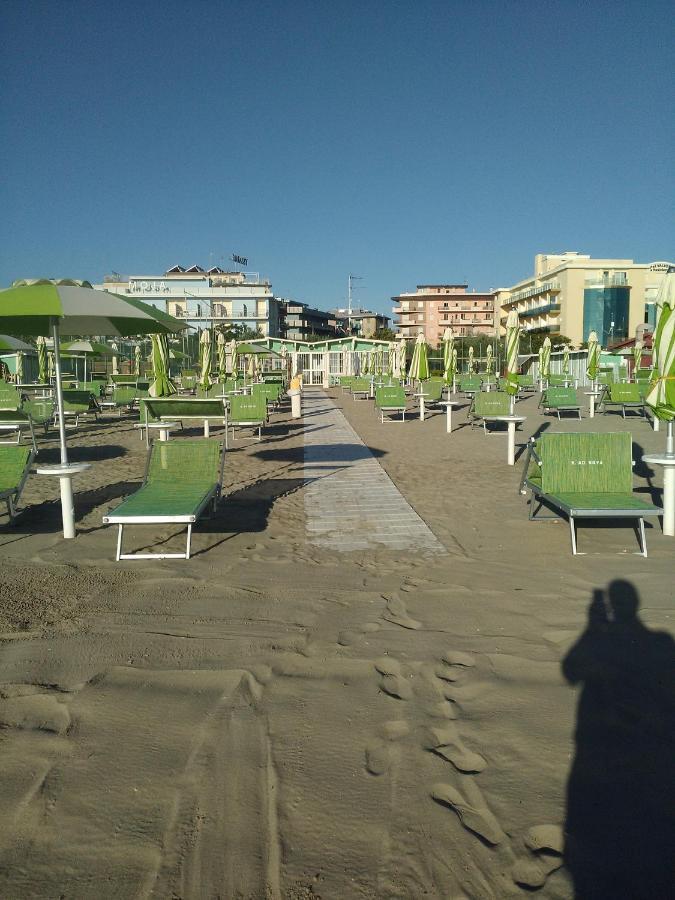 Hotel Marcus Cesenatico Exteriör bild